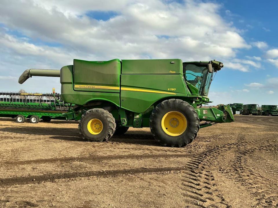 John Deere S780