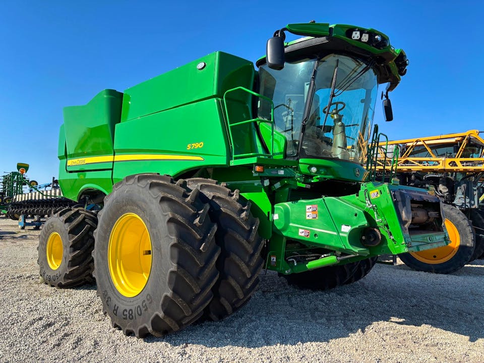 John Deere S790
