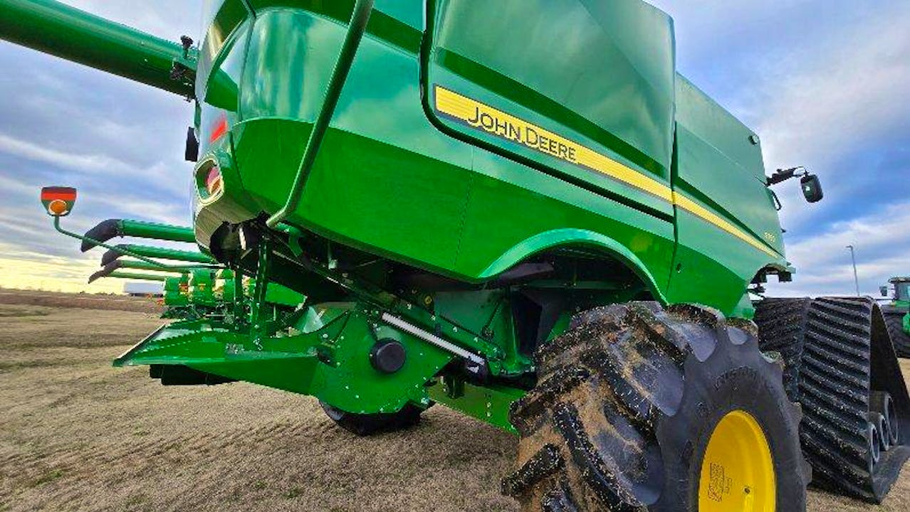 John Deere S790