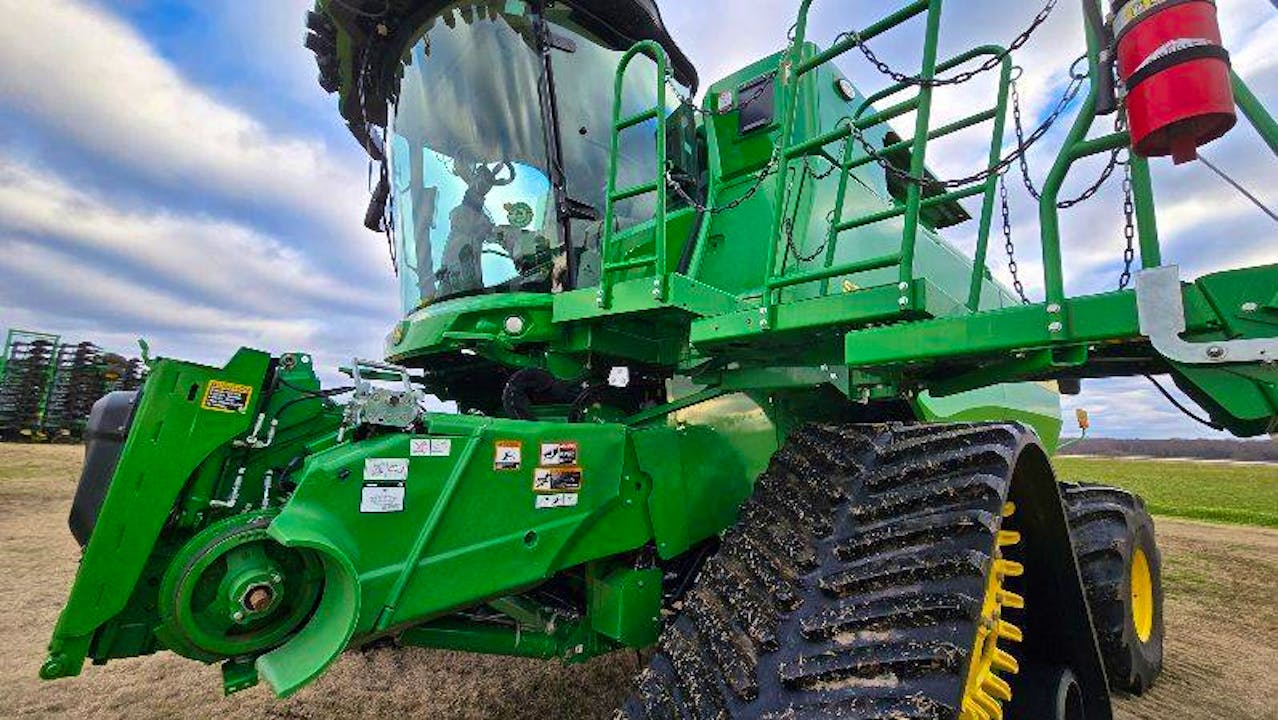John Deere S790