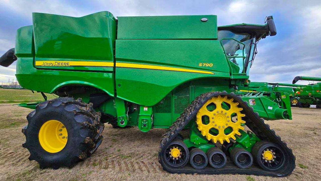 John Deere S790