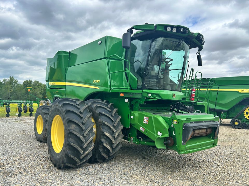 John Deere S790