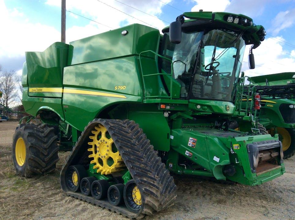 John Deere S790