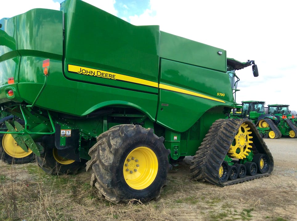 John Deere S790