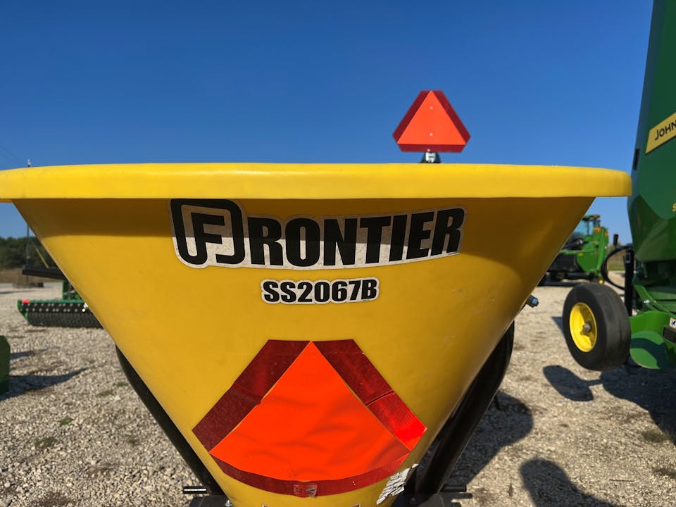 John Deere SS2067B POLY SPREADER