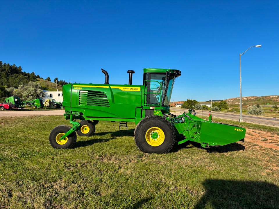 John Deere W235M