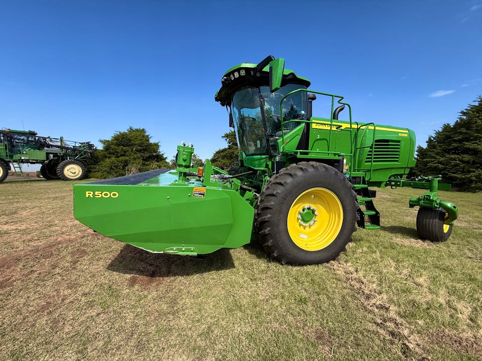 John Deere W235R