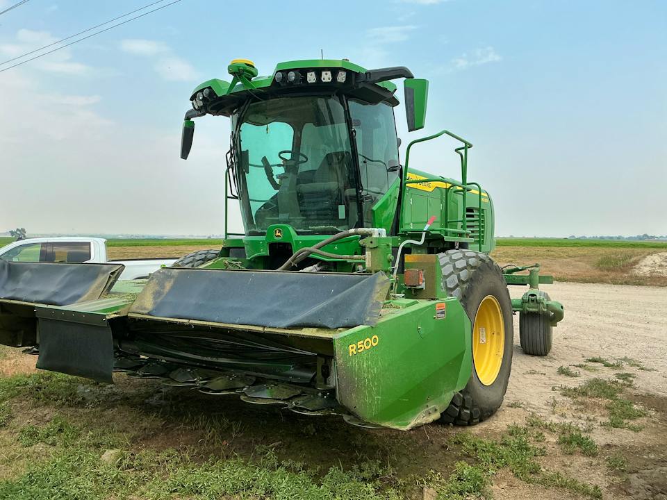 John Deere W235R