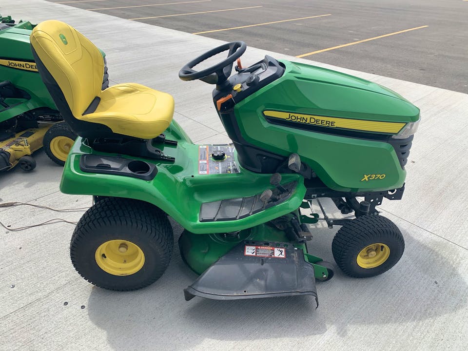 John Deere X370