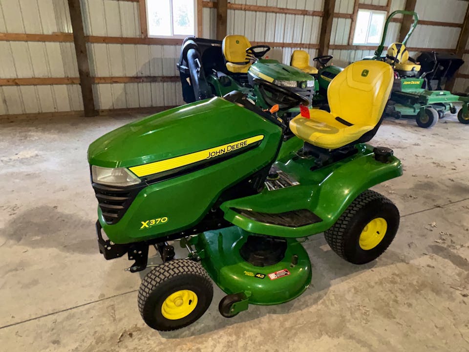 John Deere X370