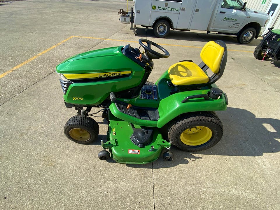 John Deere X570
