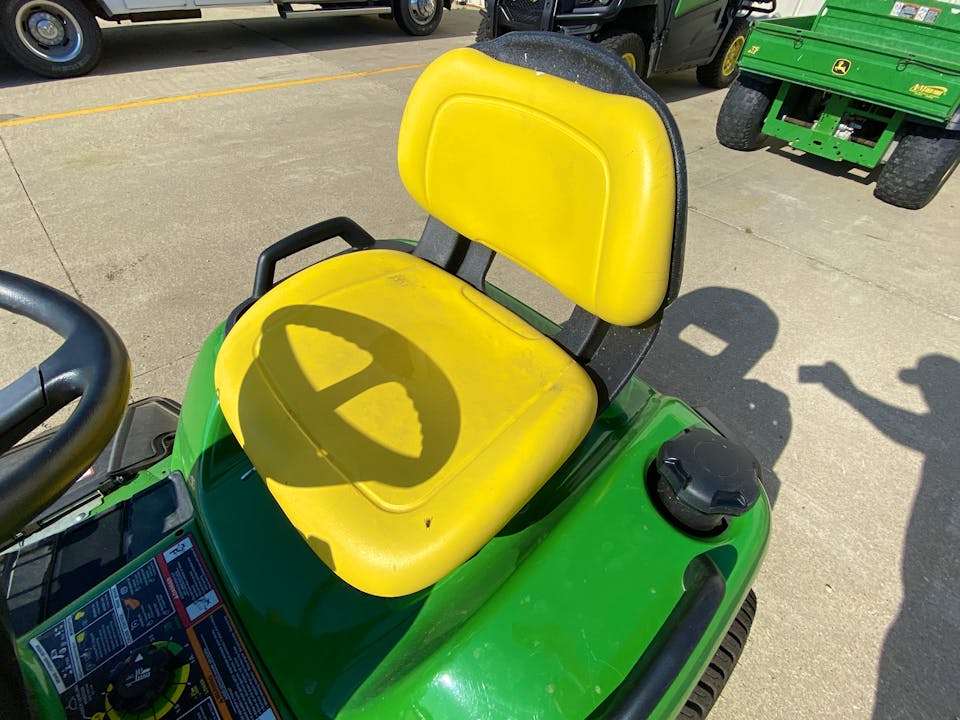 John Deere X570