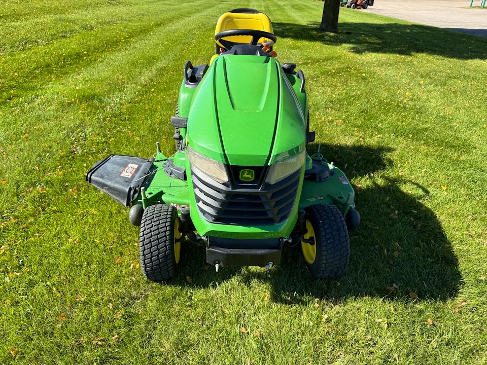 John Deere X570