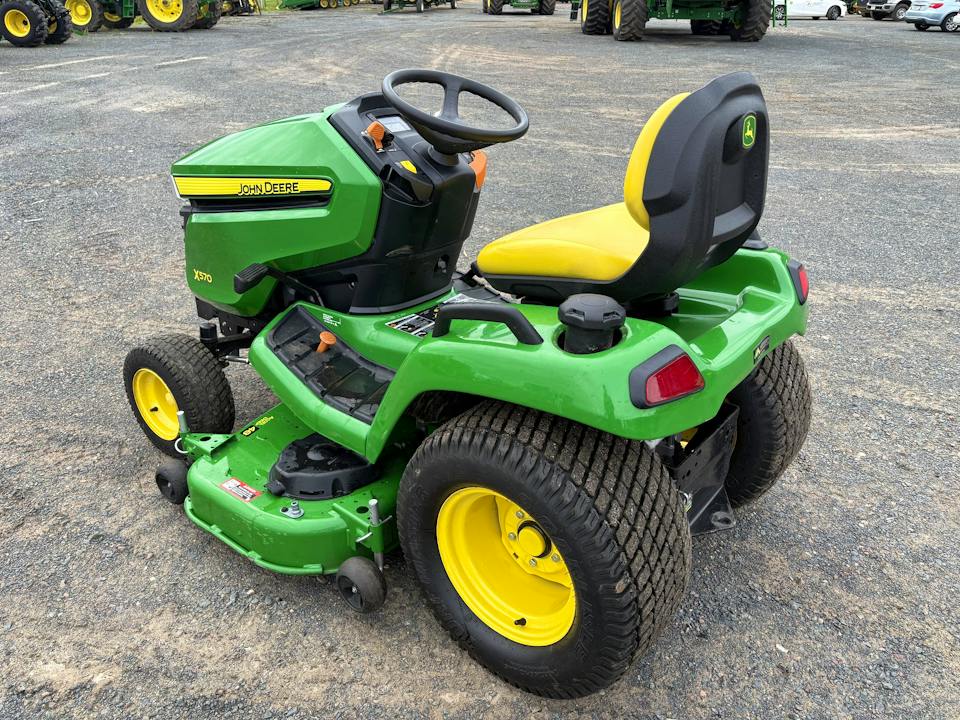 John Deere X570