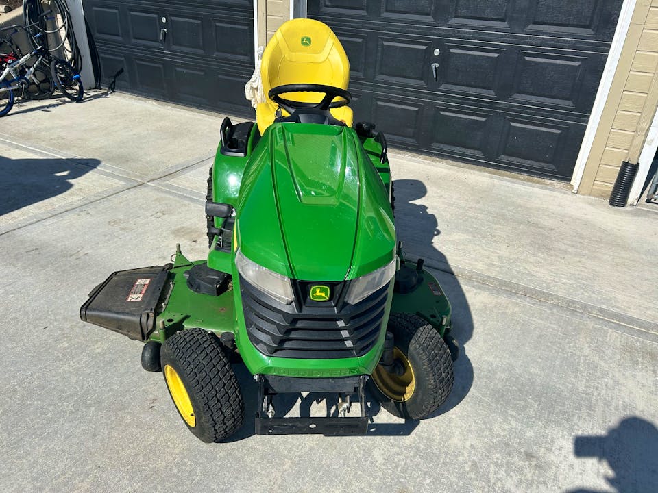 John Deere X590