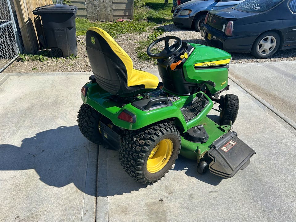 John Deere X590