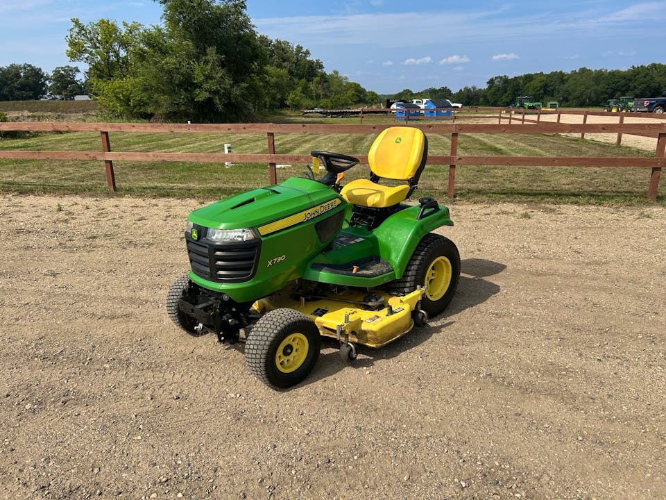 John Deere X730