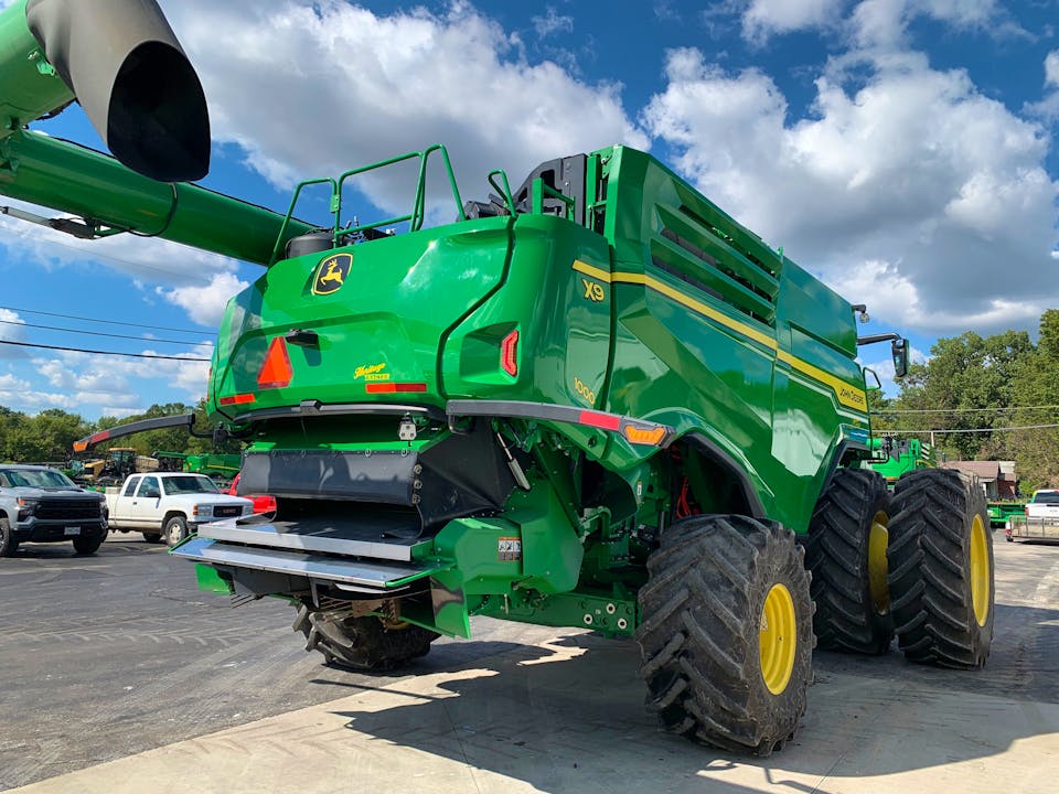 John Deere X9 1000