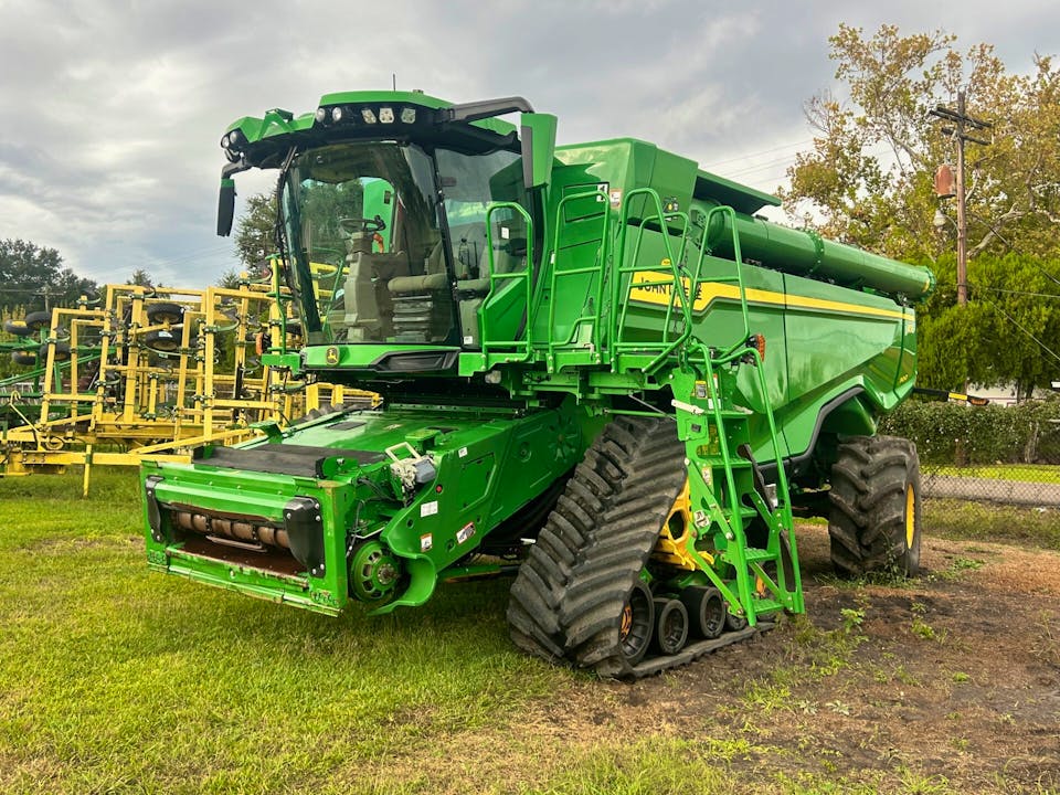 John Deere X9 1100