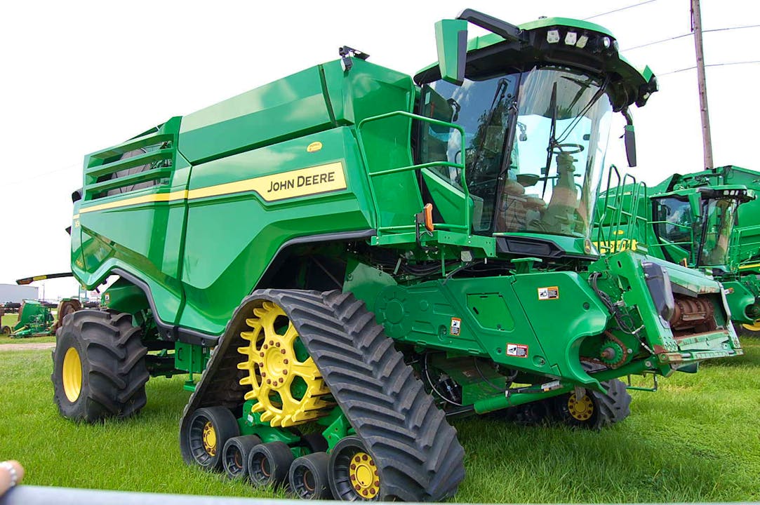 John Deere X9 1100