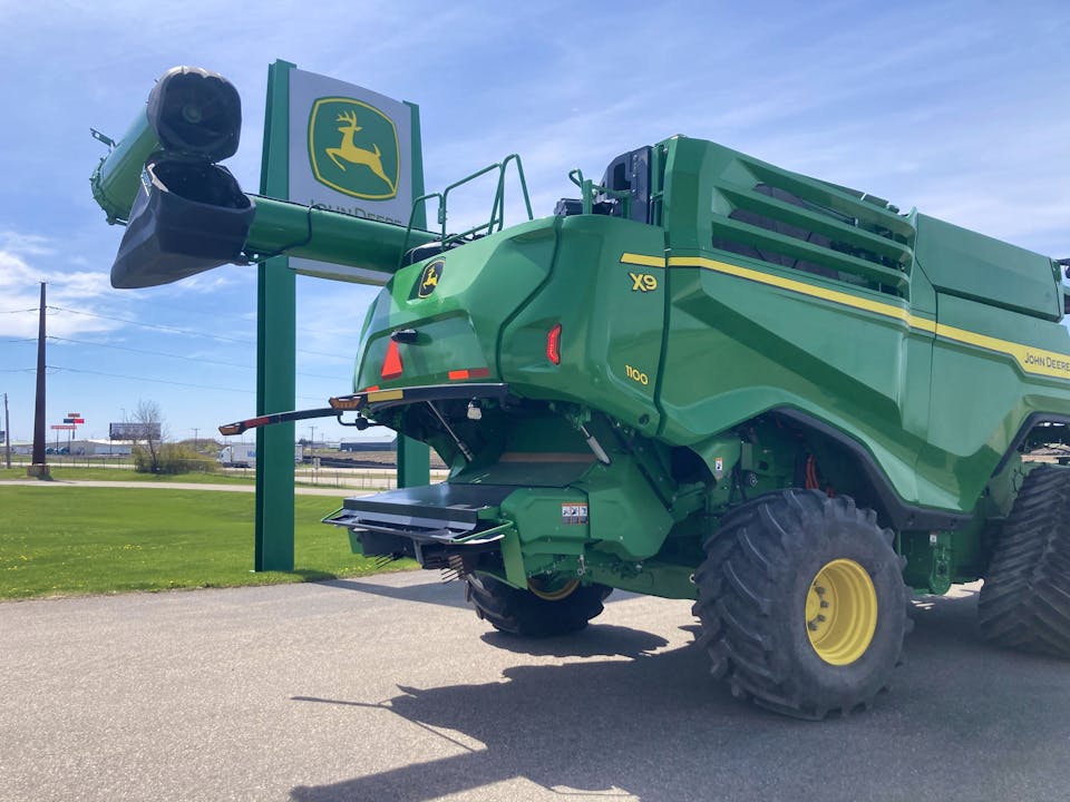 John Deere X9 1100