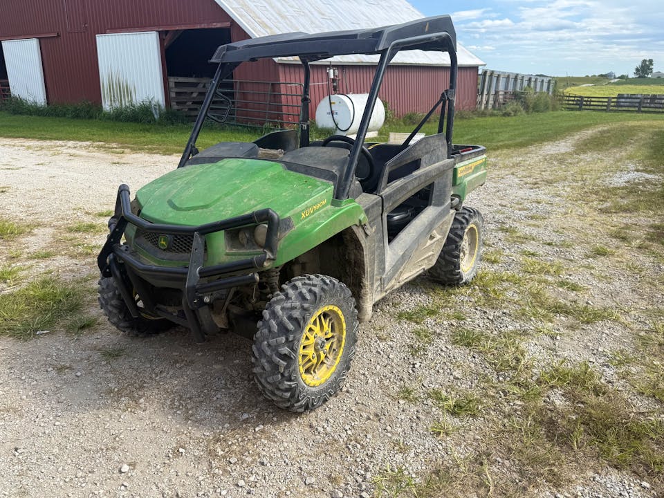 John Deere XUV590M