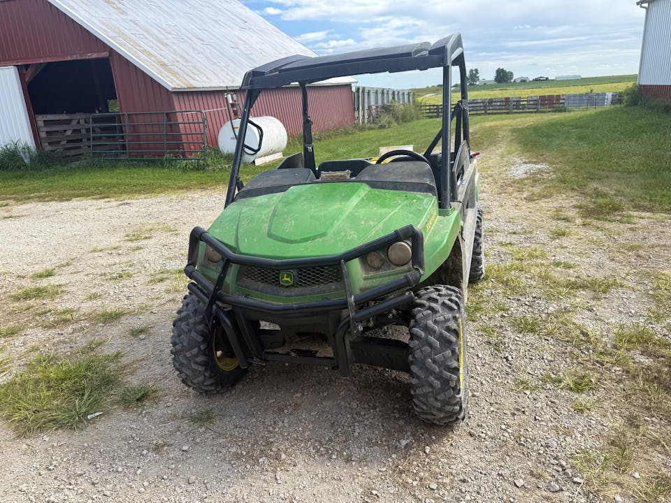 John Deere XUV590M