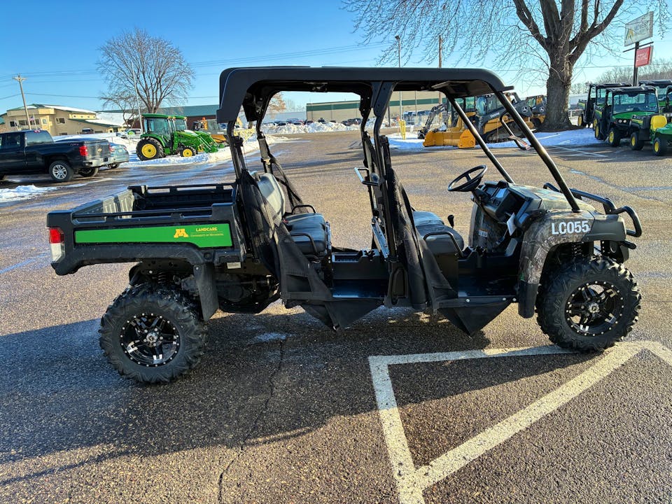 John Deere XUV825M S4