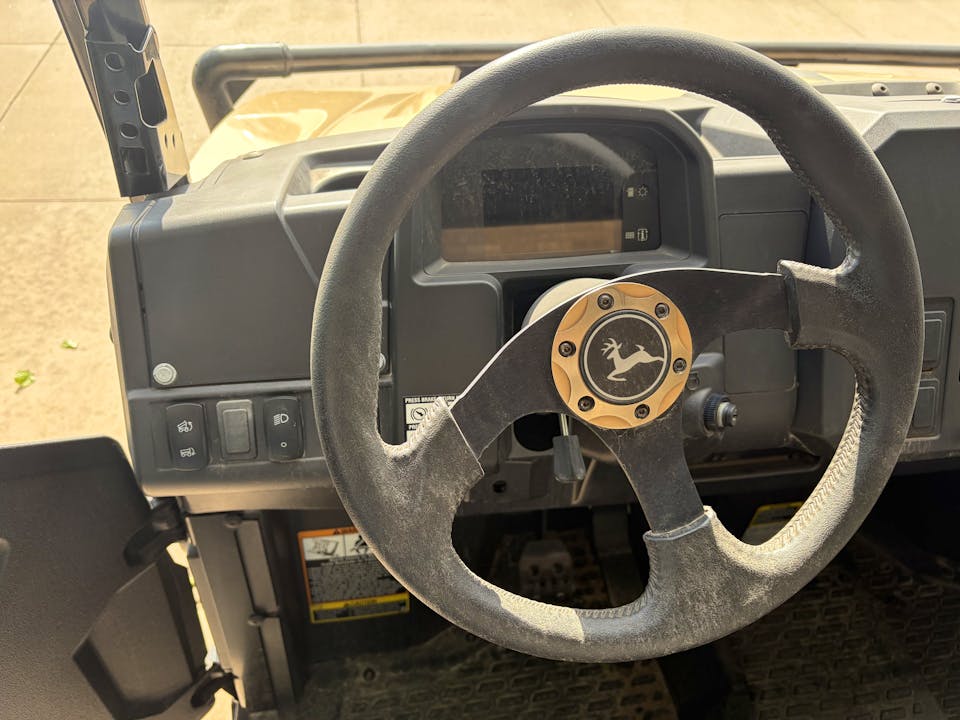 John Deere XUV835M HONOR