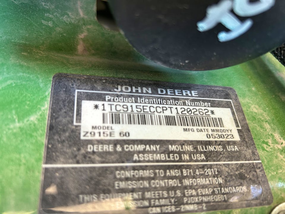 John Deere Z915E