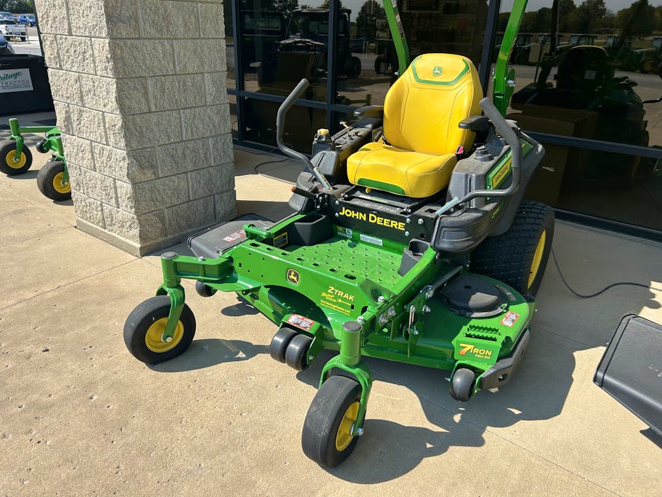 John Deere Z915E