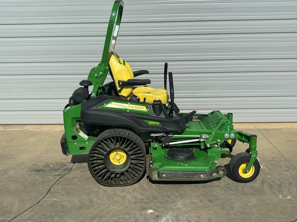 John Deere Z930M
