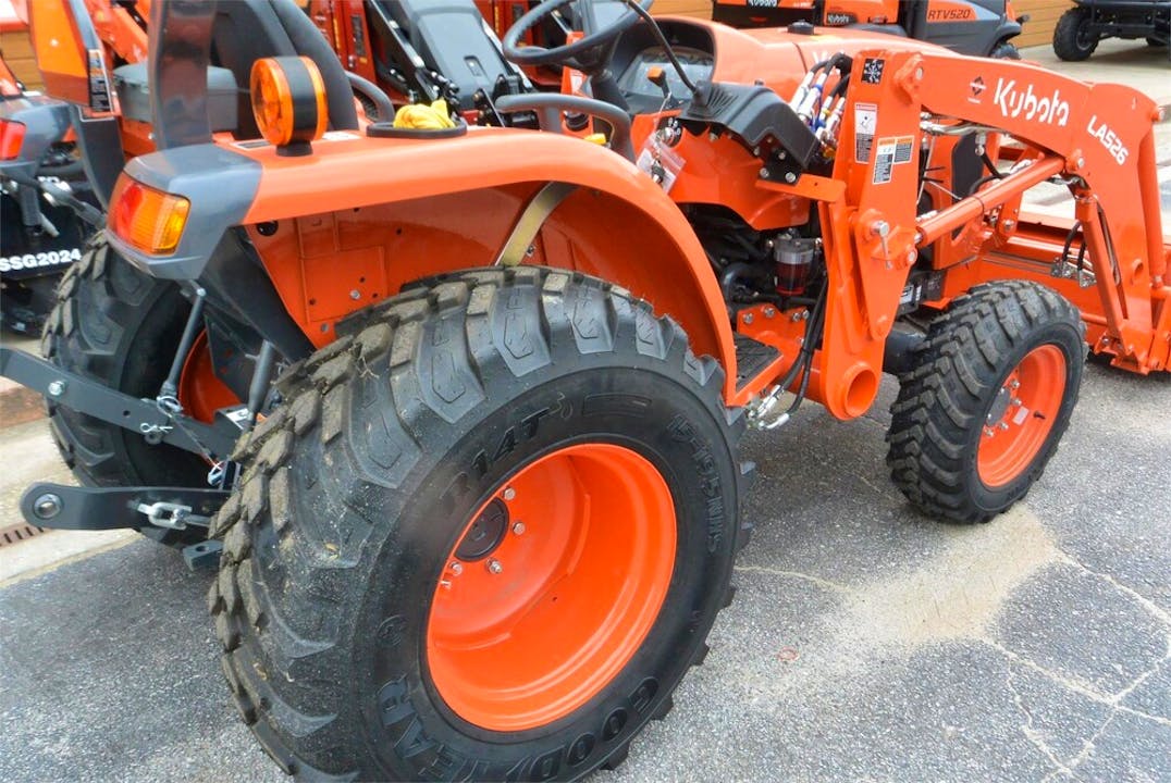 Kubota L3302HST
