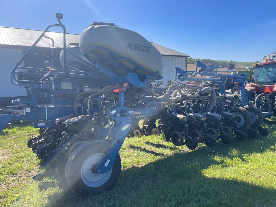 Kinze 4905