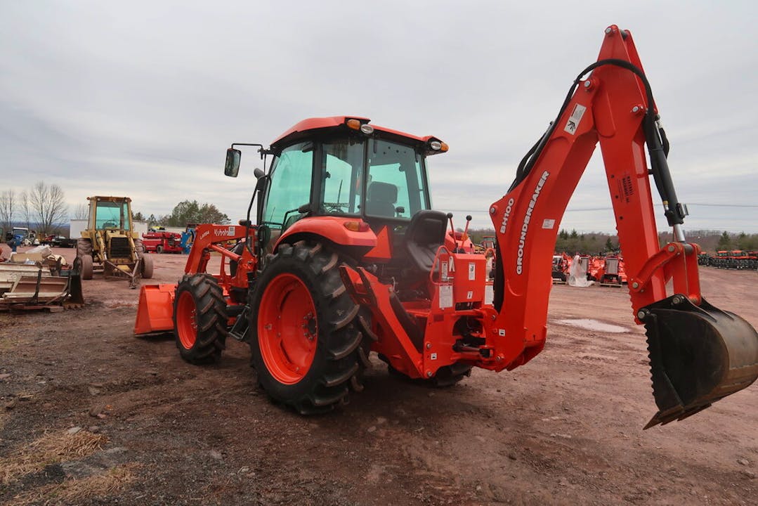 Kubota M7060HDC12