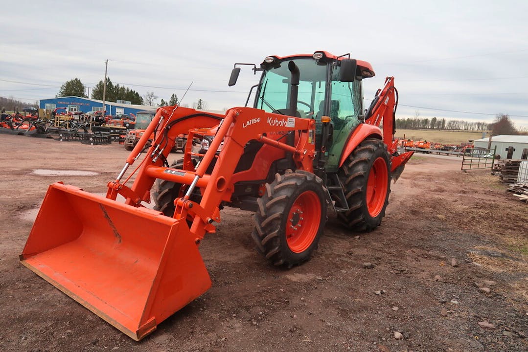 Kubota M7060HDC12