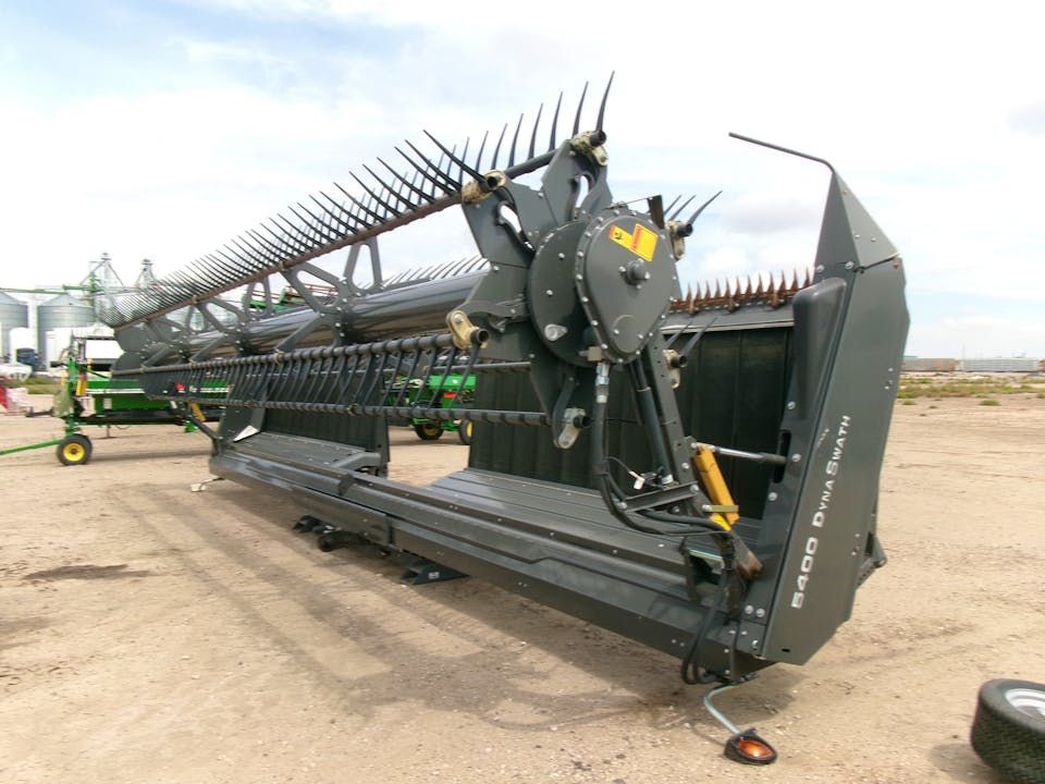 Massey Ferguson 5400 DYNA SWATH