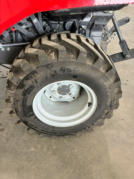 Massey Ferguson GC1725M
