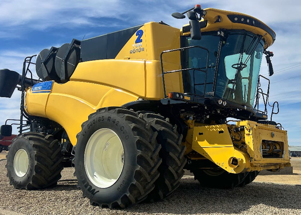 NEW HOLLAND CR1090