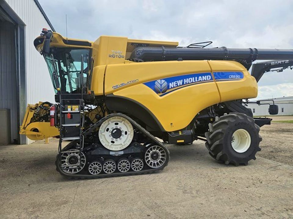 NEW HOLLAND CR890