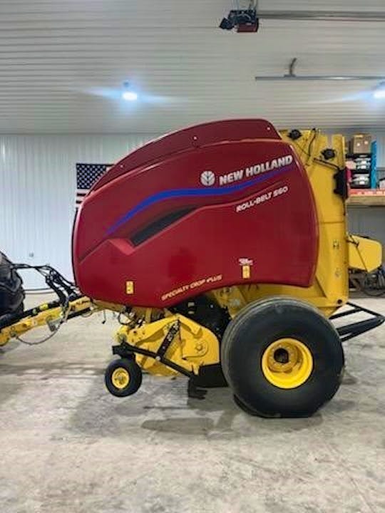 New Holland RB560