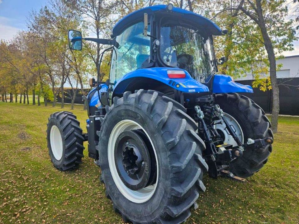 NEW HOLLAND T6180