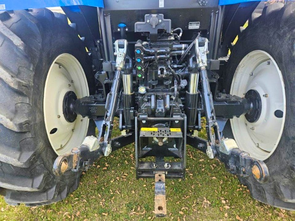 NEW HOLLAND T6180