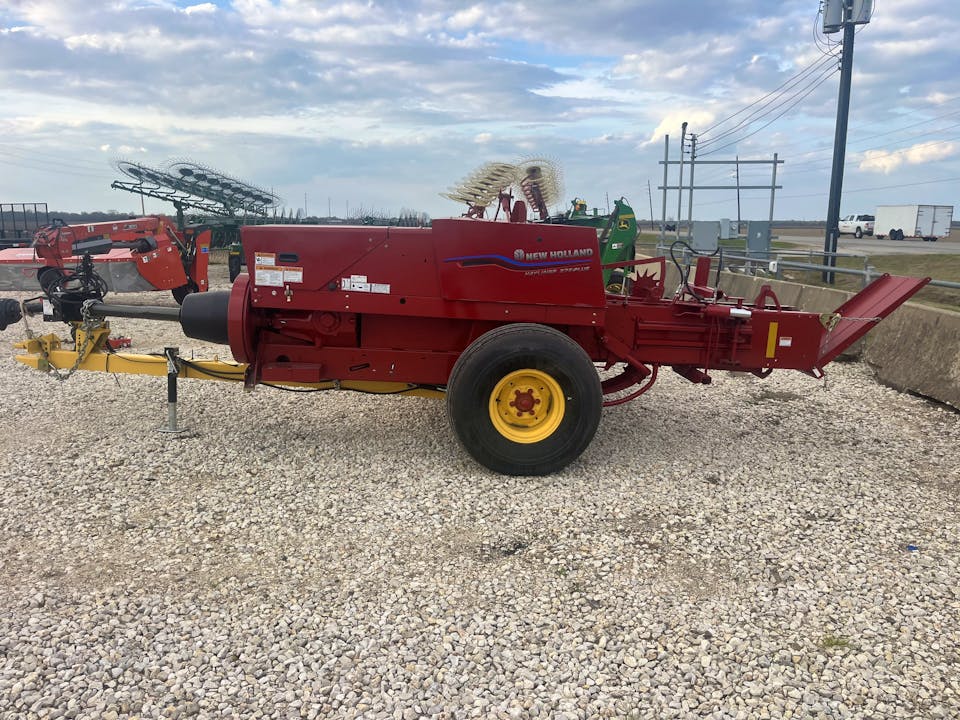 New Holland Hayliner 275
