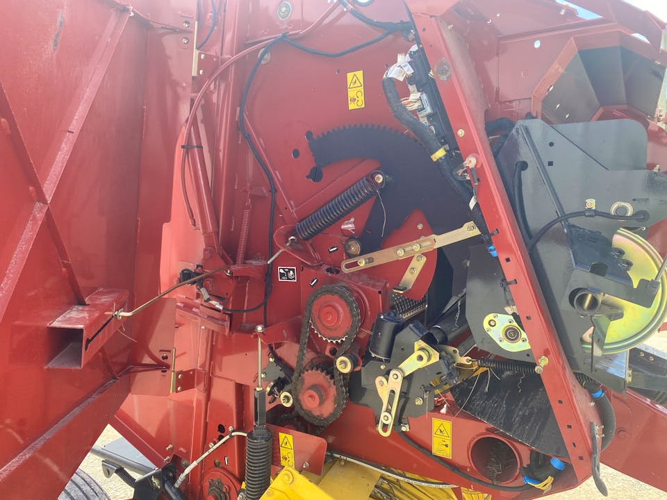 New Holland Rollbelt 450