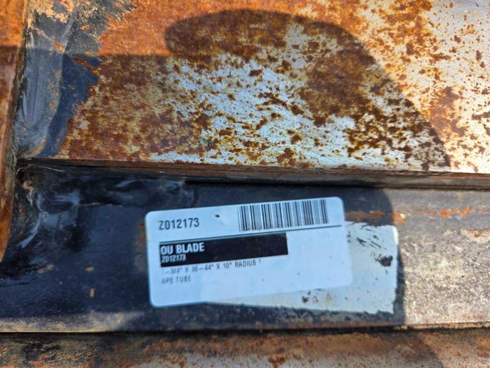 UNKNOWN BLADE