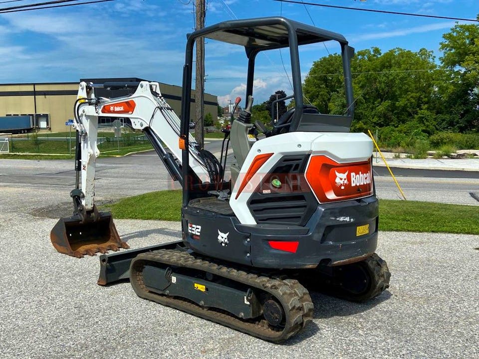 Bobcat E32i R2