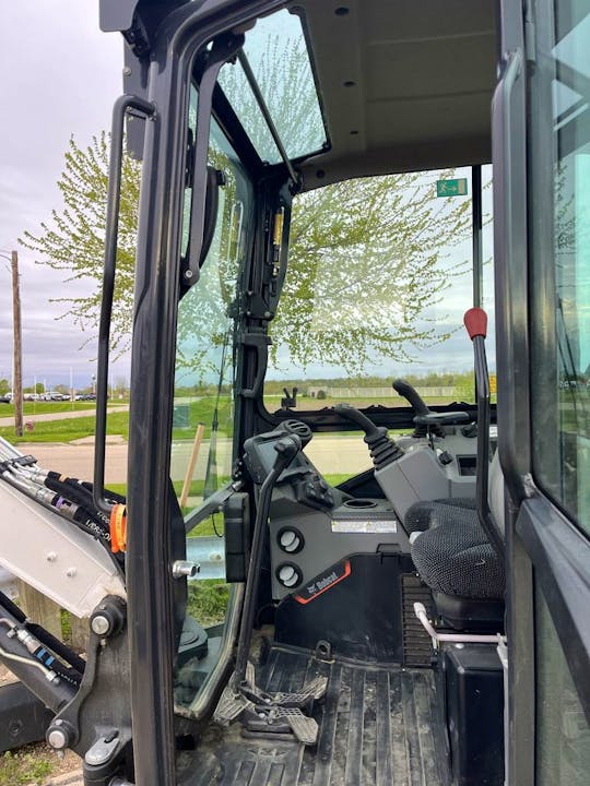 Bobcat E48