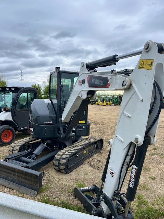 Bobcat E48
