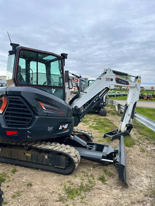 Bobcat E48
